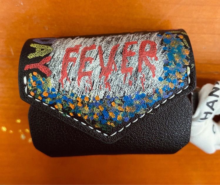 reumorse's tweet image. ㅤ
‼️ N O W  O P E N ‼️
• Lukis/upcycle/reform sepatu, baju, phone case, tas, dan sebagainya.
• Bebas request gambar dan warna.
• DP 50% sebelum diproses.
• Harga sesuai tingkat kerumitan.
• Tanya-tanya bisa hubungi via DM atau LINE: 𝗻𝗮𝗿𝗮𝗴𝗮𝗳𝗮𝗹𝗹𝘀. 
ㅤ