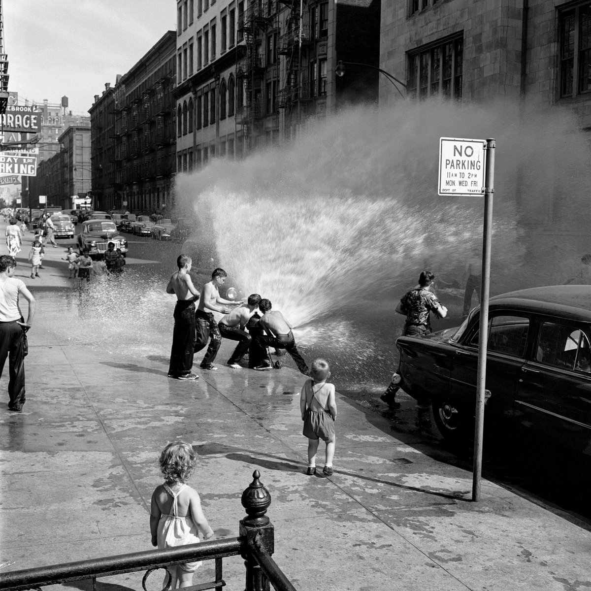 cameralab21's tweet photo. Vivian Maier - N.Y.C 1942 https://t.co/AMLlp176Vd