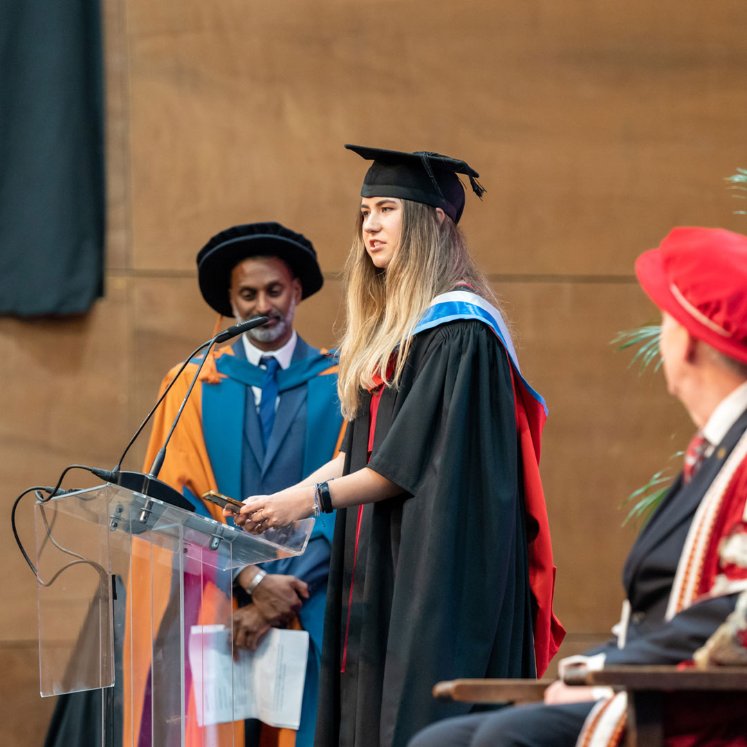 Uni_Gib's tweet image. 👩‍🎓👨‍🎓 We are proud to present Bethany Louisa Lesley Wilkinson, our January 2021 Cohort MSc Marine Science and Climate Change Valedictorian.  👩‍🎓👨‍🎓

We wish Bethany all the very best in her future career and in the Maldives! 

#Graduation2022 #unigib #Gibraltar