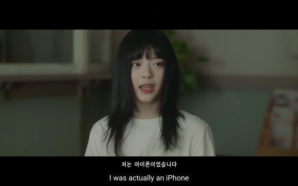 Empo_man's tweet photo. [THREAD]
TEORI MV NEWJEANS - OMG
Siapa yg gila? Newjeans? Heesoo? Pak Dokter? Direktor? atau kita yg gila? :) https://t.co/XcPd1UBpoX