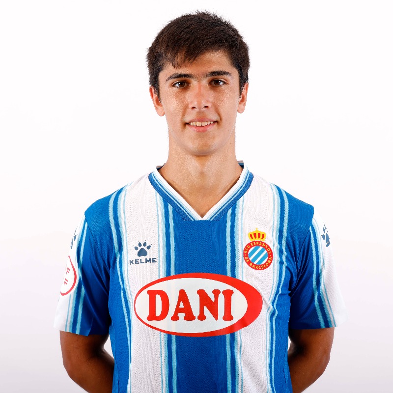 RCDE_La21's tweet photo. 👉 Carlos Alemán, traspassat al València
El lateral juvenil posa fi a set anys com a blanc-i-blau
#RCDE | #planterRCDE