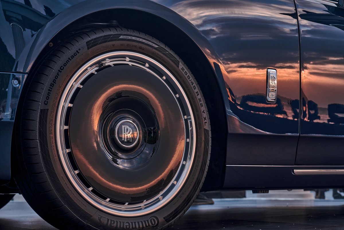 rollsroycecars's tweet photo. We wish all our clients, colleagues and friends a prosperous year ahead; Happy New Year!

#InspiringGreatness #BespokeIsRollsRoyce https://t.co/tVDcZtUhPw