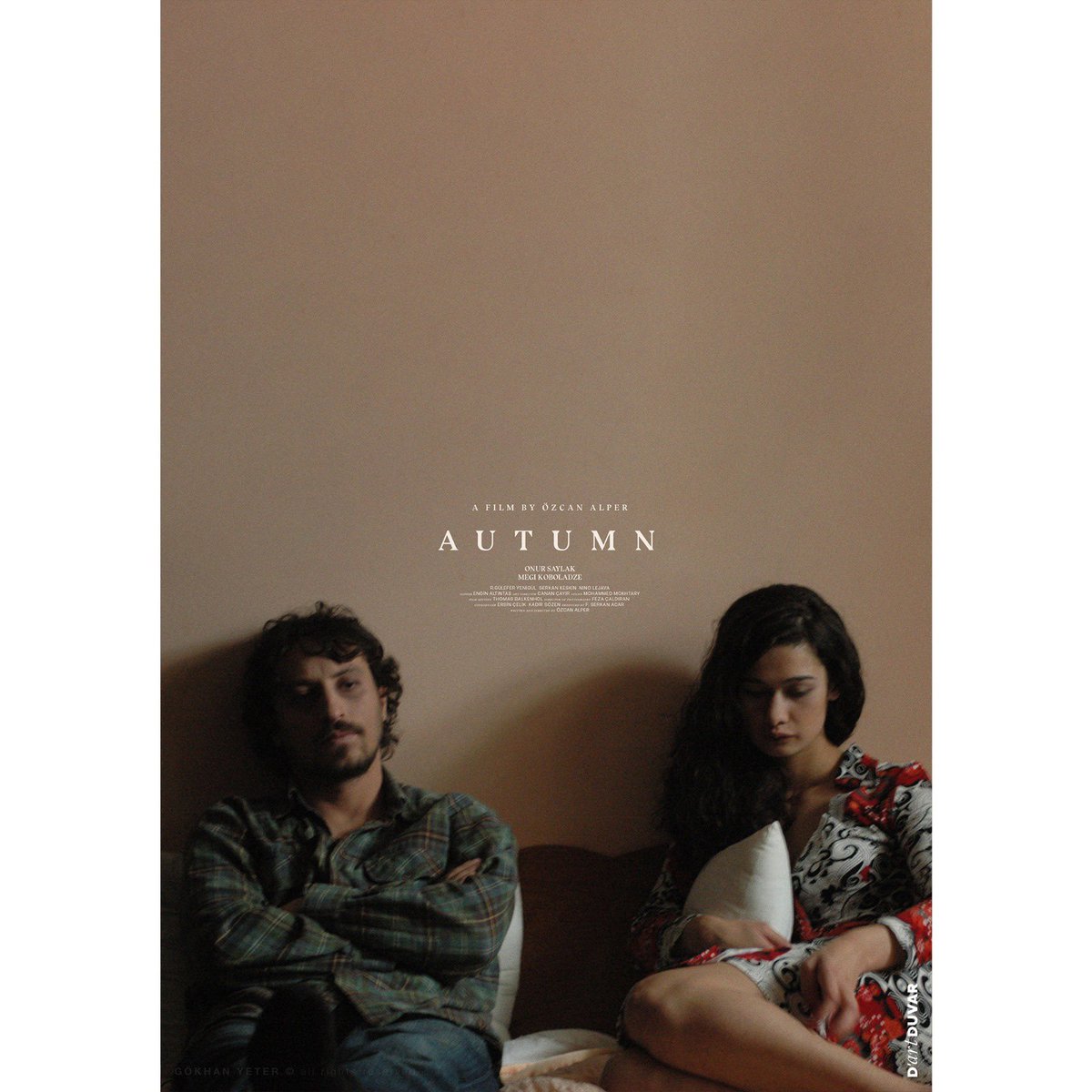 dartduvar's tweet photo. 🎥 Sonbahar / Autumn (2008) 🍂
#sonbahar #özcanalper #onursaylak #megikobaladze #serkankeskin #raifeyenigül #sibelöz #posterdesing https://t.co/HAdyC3dYwK