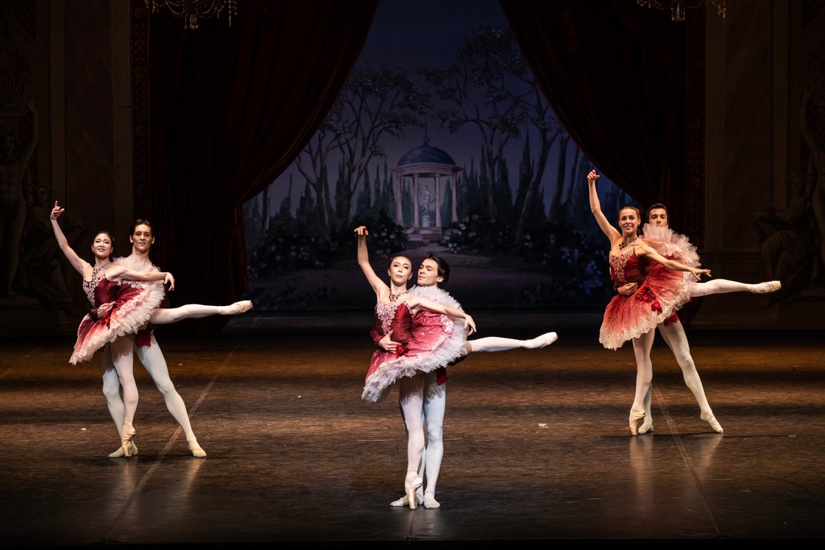 hamburgballett's tweet photo. We start the new year 2023 with a #throwback to our very last performance of the past year. We had fun dancing John Neumeier's "The Nutcracker" in several casts on the stage of the @staatsoperHH on New Year's Eve 🎆 Photos by @kiranwest https://t.co/1KHfVO2goU