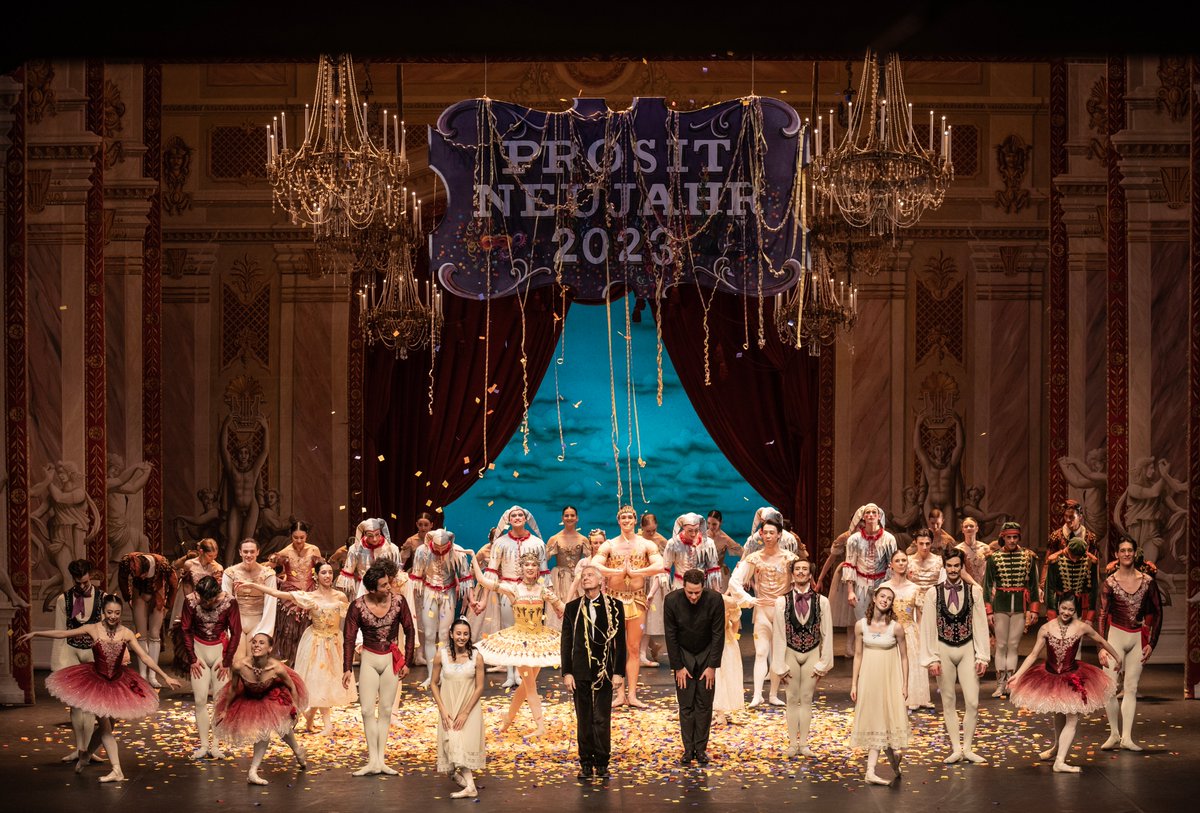 hamburgballett's tweet photo. We start the new year 2023 with a #throwback to our very last performance of the past year. We had fun dancing John Neumeier's "The Nutcracker" in several casts on the stage of the @staatsoperHH on New Year's Eve 🎆 Photos by @kiranwest https://t.co/1KHfVO2goU