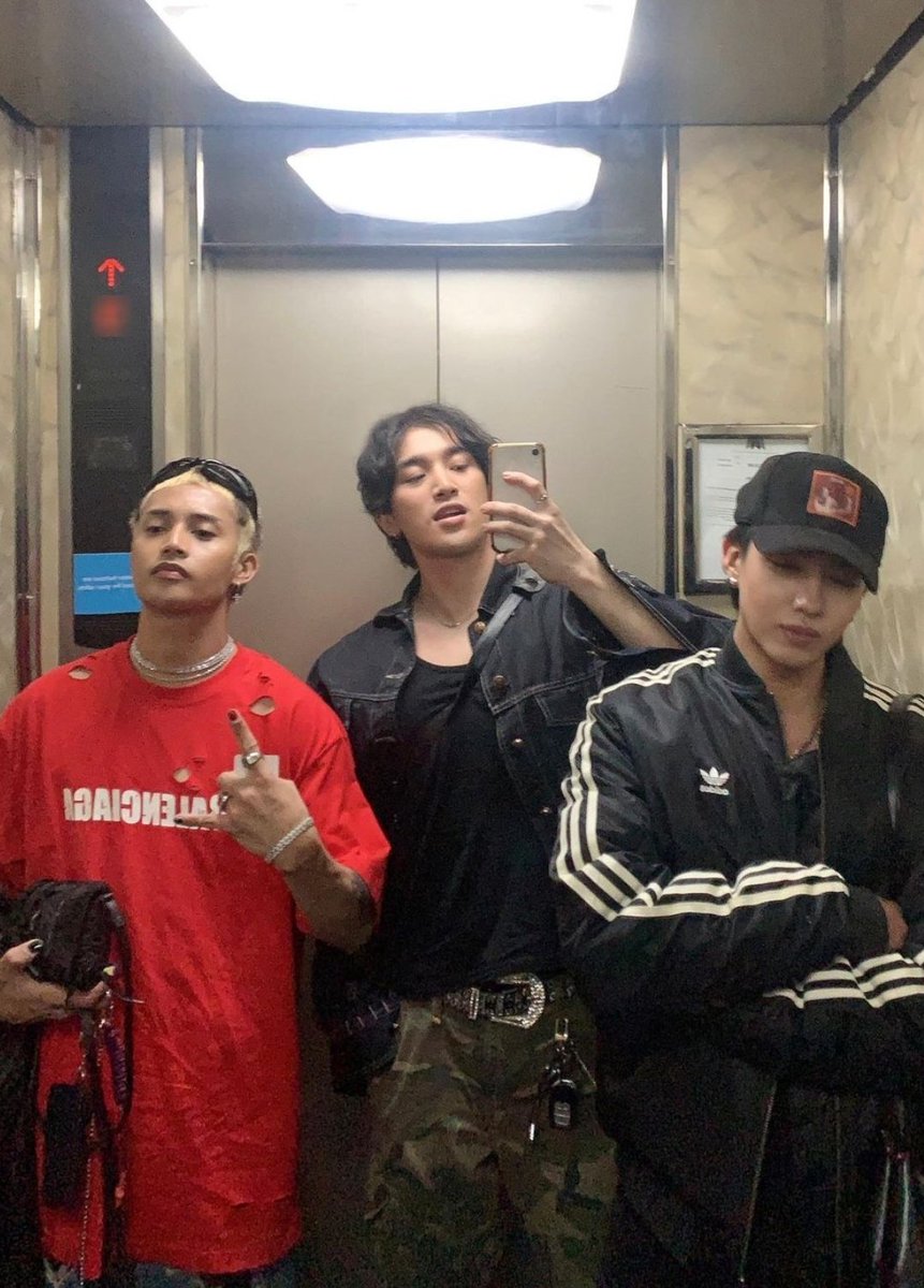 SB_Senyora19's tweet photo. KUNG AYAW NI KEN, DUN NALANG AKO SA TROPA

@SB19Official #SB19 https://t.co/fNhzJFZkkT