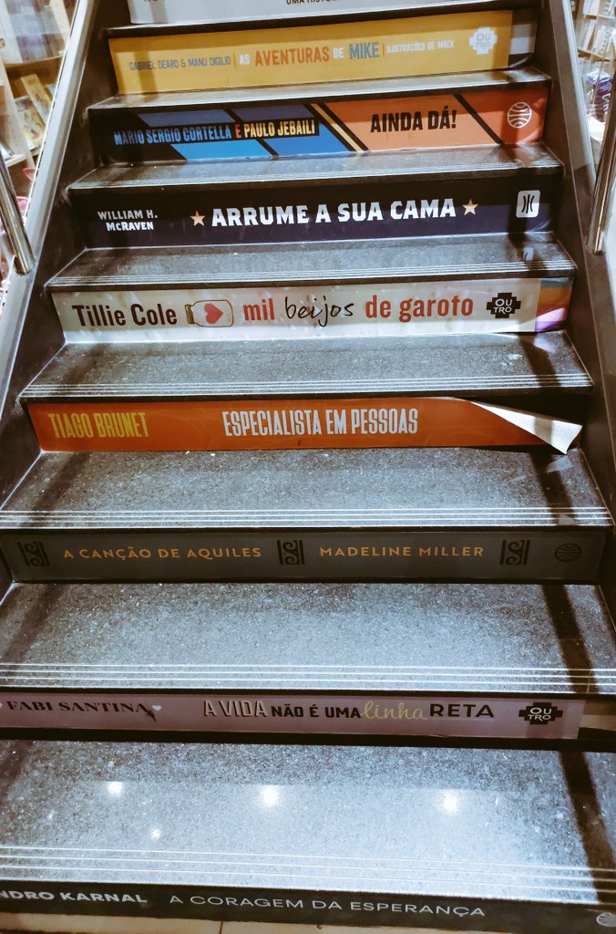 scarstaires's tweet photo. ~ livros lidos em 2023 ~ 

uma (espero que longa) thread; https://t.co/3PFVYkIC0X