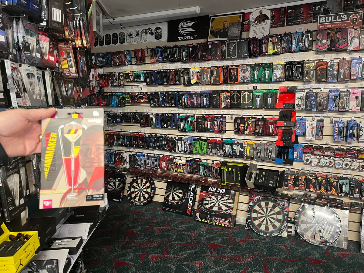 #Free #Win predict the 2 semi final scores first to 6 , 1 winner for a set of Dimitri Darts.
Clemens vrs Smith
Dimitri vrs van Gerwen
#RT Tag friends .open today 11am till 4pm
01744 739119  1a folds lane wa119nb