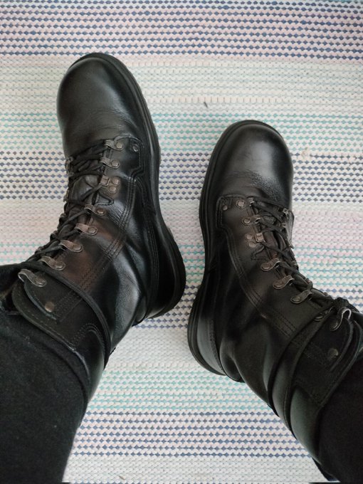 Anything better than a shiny pair of M05 style combat boots? #militarygear #bootfetish https://t.co/<a href="/tag/bootfetish"class="tags"><span>#bootfetish</span></a><a href="/tag/militarygear"class="tags"><span>#militarygear</span></a>