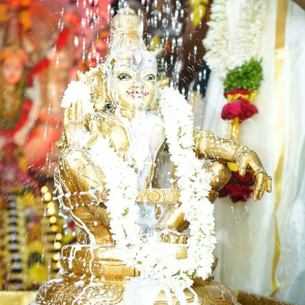 Dhanpal_Suranna's tweet image. ధన్ పాల్ లక్ష్మీబాయి విఠల్ గుప్తా చారిటబుల్ ట్రస్ట్ ఆధ్వర్యంలో వాడవాడల అయ్యప్ప స్వామి మూడవ మహా పడిపూజ దుబ్బ, అరుంధతి నగర్ లో నిర్వహించడం జరిగింది.
#ayyappaswamy #ayyappadevotional #ayyappan #nizamabad #JaiSriRam