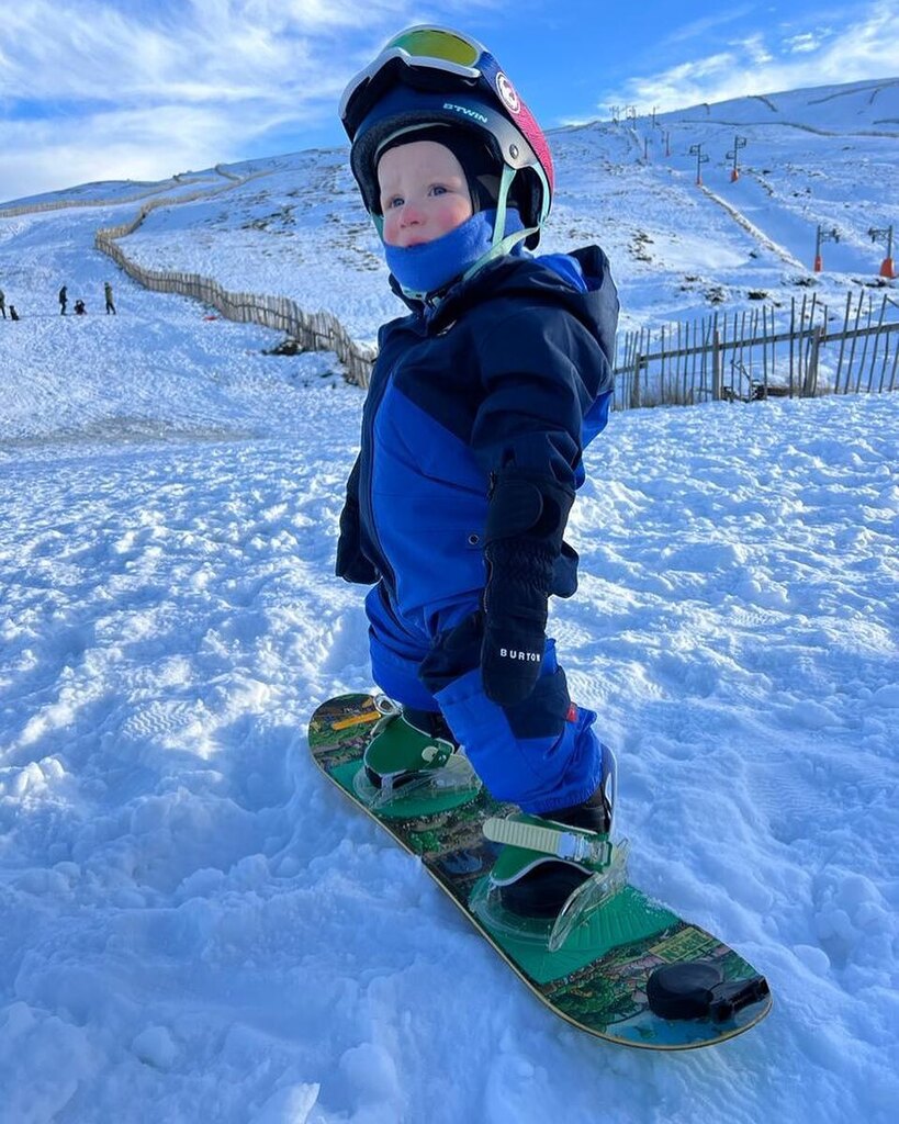 New Year New Shredder! 
The @treelinechalets tribe start early… instagr.am/p/Cm6Nsf3s_DH/