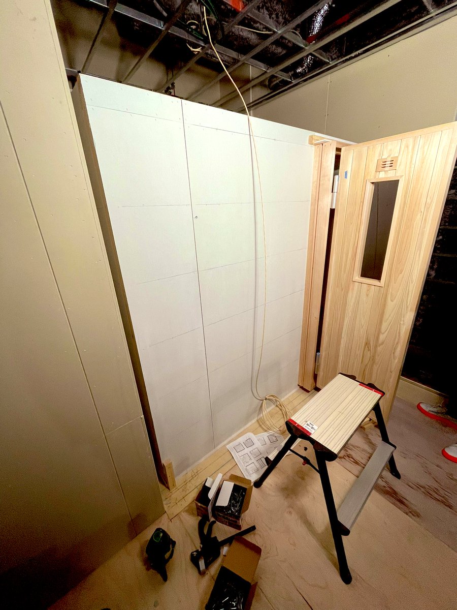 sauna_LOHAS's tweet photo. 【店舗工事状況】
遂にサウナ室が個室内に作られ始めていきます。 https://t.co/TMfpVHVyCL