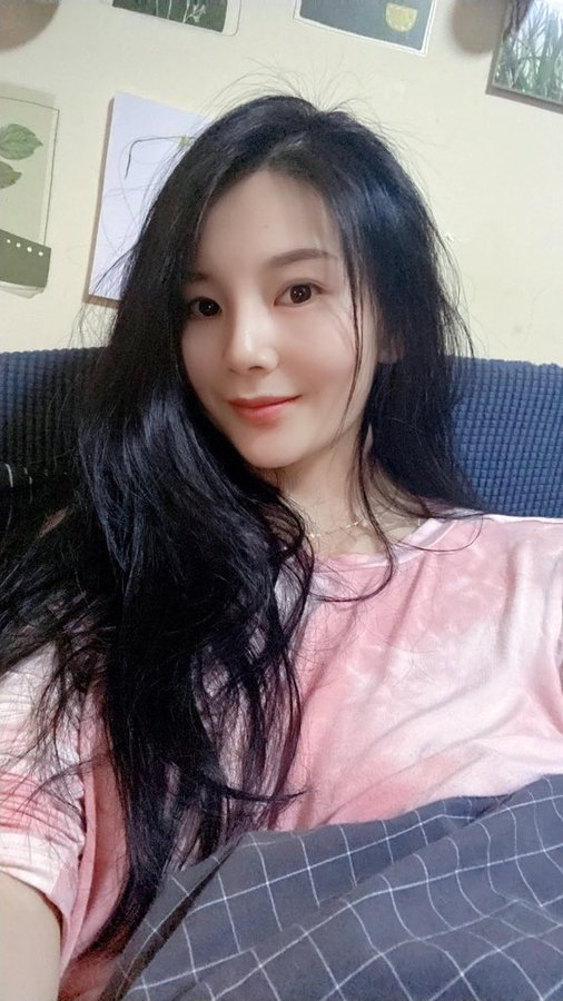 Jenine09301124's tweet photo. 还剩下19天过年，真心想在这里找个长期的人摊开心扉进一步发展。忠诚可以私我 https://t.co/LzPbl3fgkd