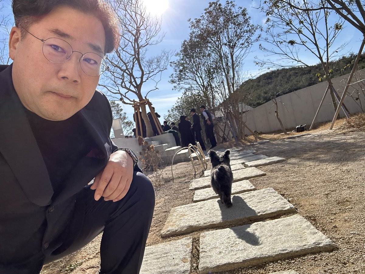 앞모습을 보여줘 토리
같이 사진 찍어주질 않네 ㅋ