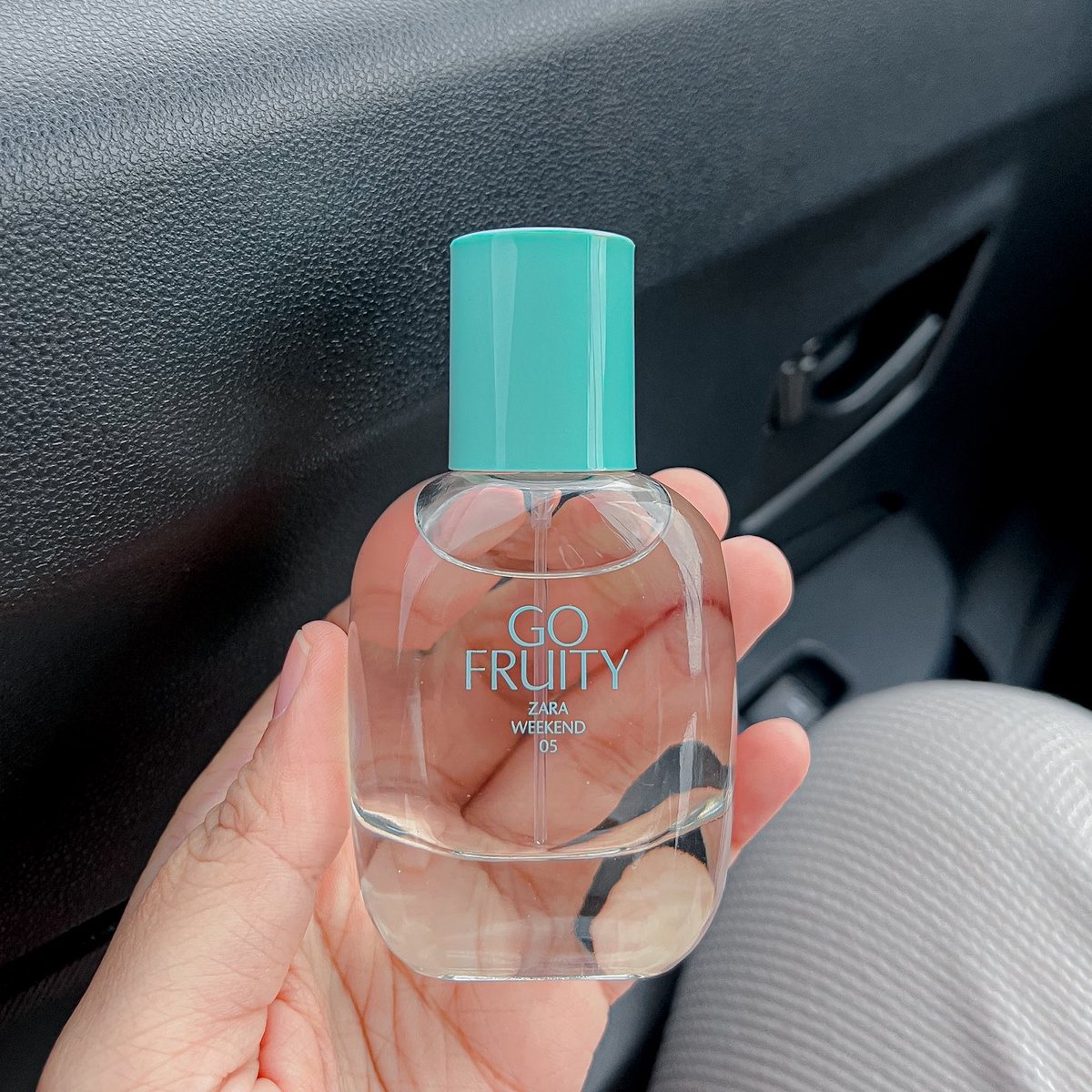 Ok another zara’s best perfume, go fruity.

Bau macam successful lady. I rasa this is like the best dupe for Burberry Her tapi lagi lembut and sweet… addicted haha 😭