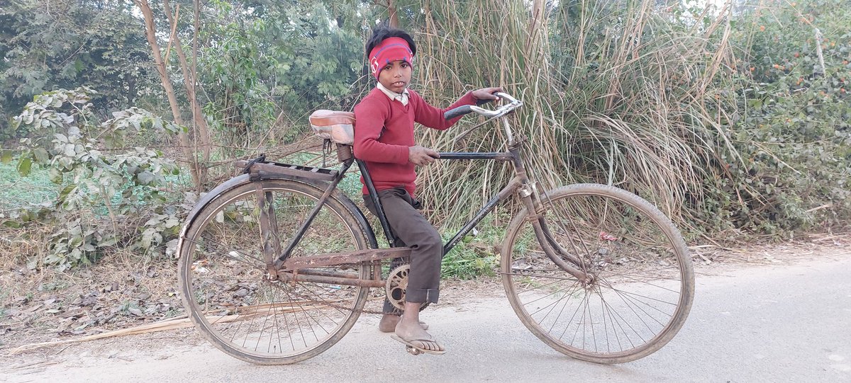 mohitsshukla's tweet photo. बचपन में क्या आपने भी ऐसे साईकिल चलाना सीखा है?
#bcycle🚲 https://t.co/TfuyozlTxs