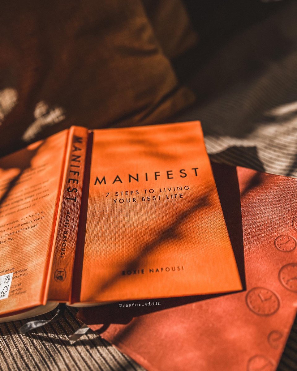 vidhya_thakkar's tweet photo. Things I learned from Roxie Nafousi’s Manifest-
🌻Trust the Universe.
🌻on the road to manifesting your dreams, don't forget to enjoy the journey that takes you there.
🌻Notice the little things.
🌻Our vibe matters.
#manifestingguide #readerviddh https://t.co/IMjXZAFks1