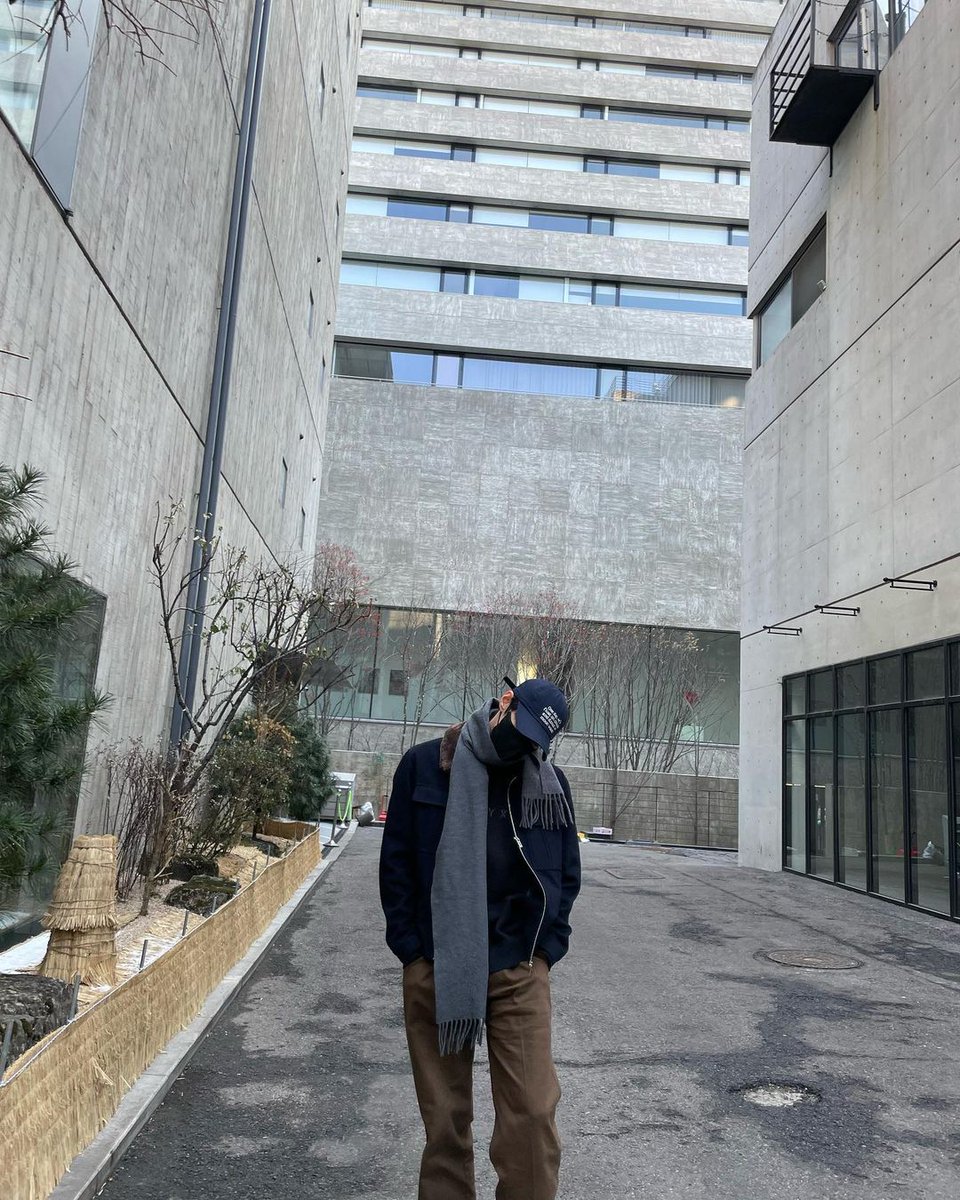 220102 PM08:40
do0_nct #도영 도스타 업데이트
새해를 맞이하여 모두가 행복했으면 좋겠지만 좋은 사람들이 좀 더 많이 행복했으면 좋겠다🙂

🔗instagram.com/p/Cm6VSlSLC1E/…