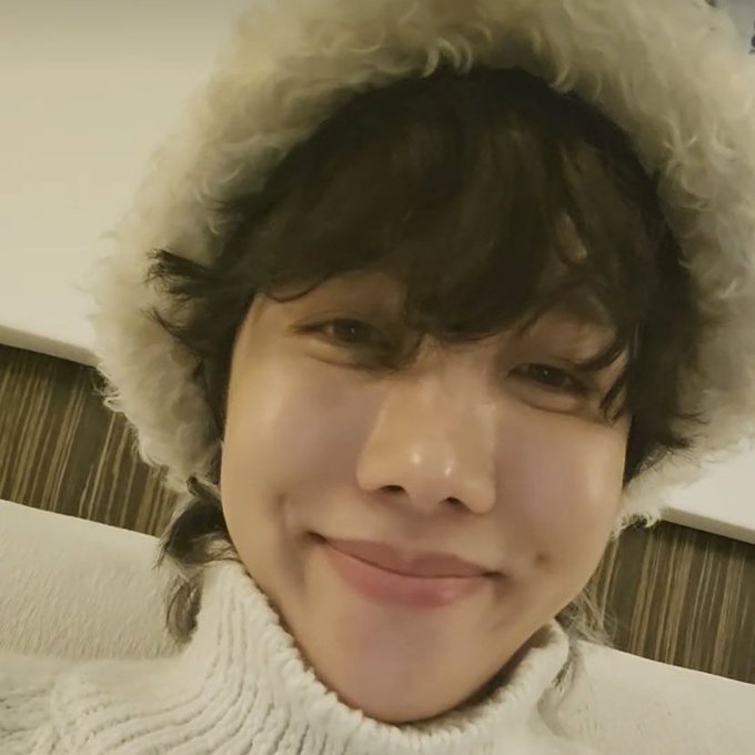 truebluebangtan's tweet photo. @jjiwoo97 Still listening to #Arson by jhope of @BTS_twt from the album #jitb
@cchealday https://t.co/nA55V96sJP