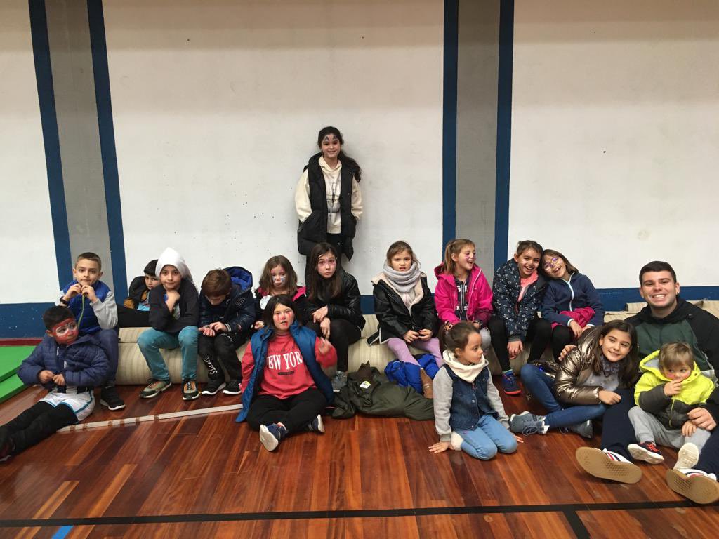 Hona hemen Negulekuetako lehenengo asteko irudi batzuk🙌🏼

Denetatik egiteko aukera izan zuten haurrek: eskulanak, sukaldaritza tailerra, ludoteketara irteera...🎊

Baina oraindik martxan jarraitzen duten bigarren aste honetan beste hamaika ekintza egiteko asmoz!🔥