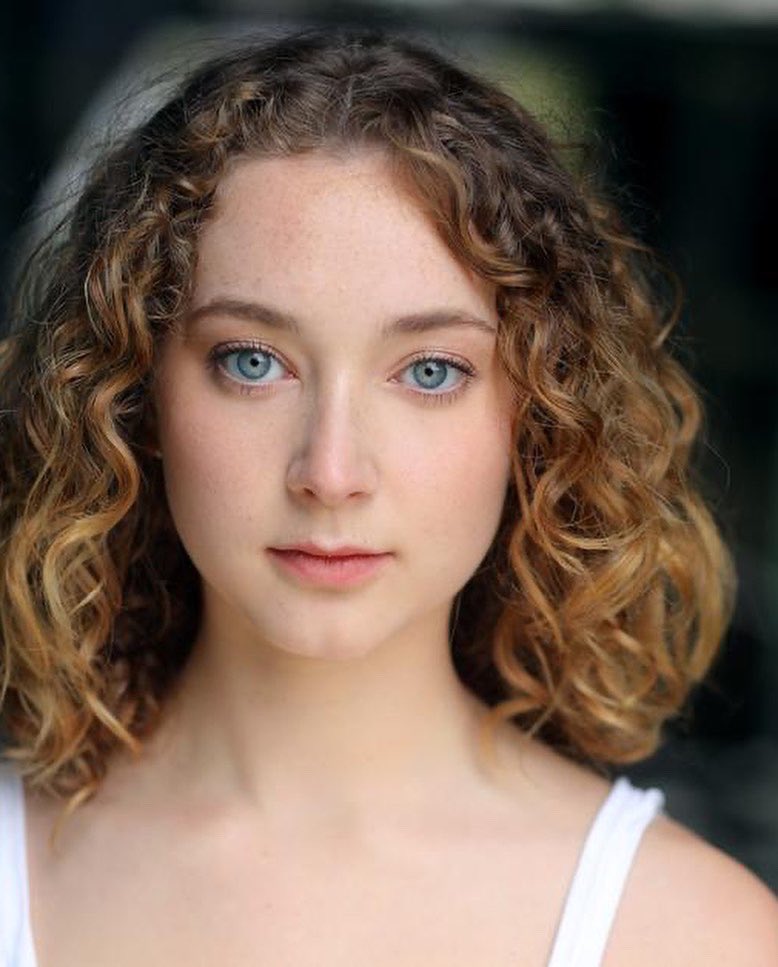 Cast Announcement 📣 

Last New Years Eve by <a href="/AmyLever2000/">Amy Lever</a> 
 
<a href="/CoyEsme/">Esme Coy</a> as Alix 
 
Esme Coy graduated from King’s College London in 2021. Esme was first directed by Izzy Parriss for the Bomb Factory Theatre Company as Ella in Ella and Louis.  Other theatre includes: Celia - (1/3)