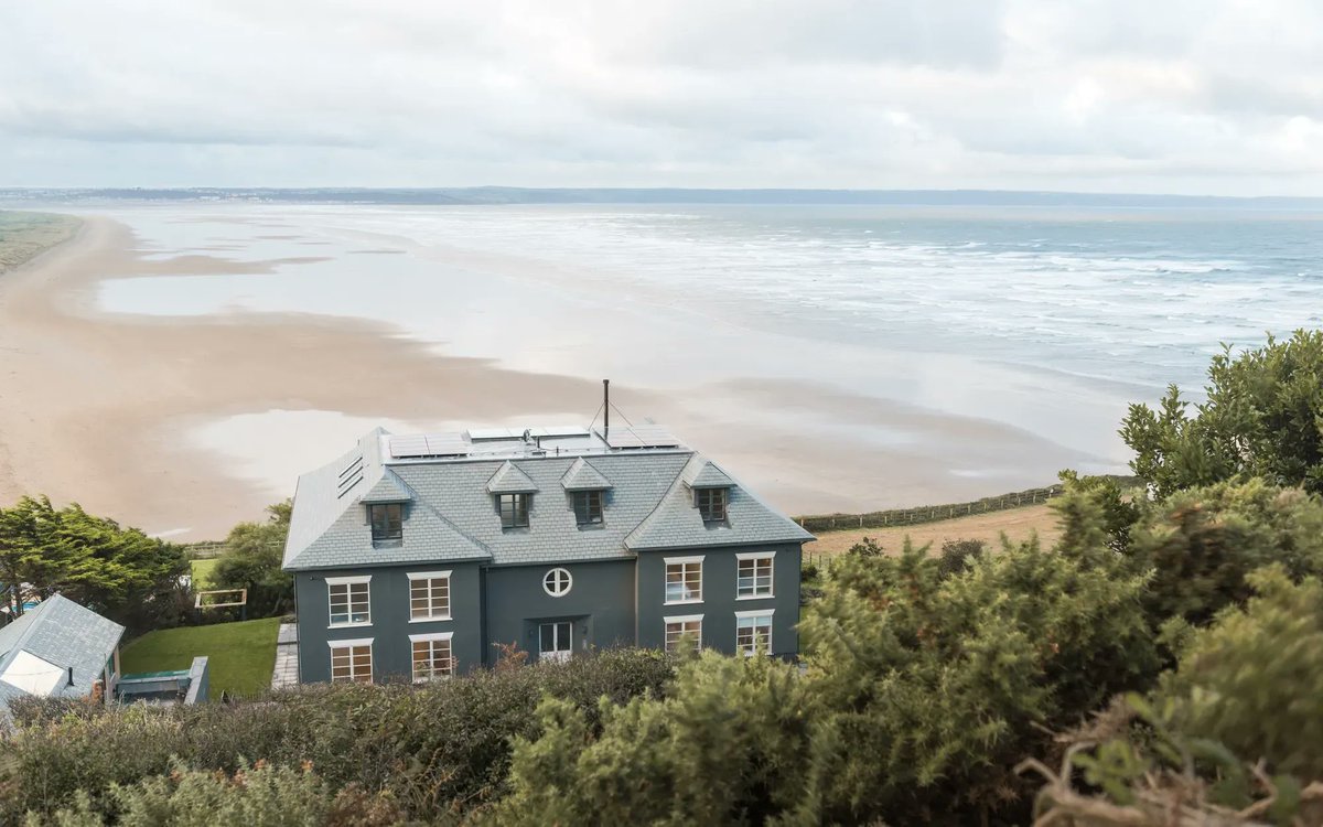 WeAcceptPets's tweet image. The Chalet in Saunton is an exclusive apartment hotel with luxury apartments and a penthouse. All of which welcome pets and families.
weacceptpets.co.uk/Devon/7478 
#Saunton #Croyde #Devon #Apartment #SelfCatering #Penthouse #DogsWelcome #SauntonSandsBeach #Exclusive #Woolacombe