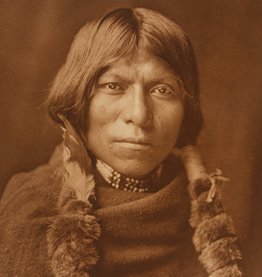 CardozoFineArt's tweet photo. | Okuwa-Tse - San Ildefonso (Tewa), 1905
Okuwa-Tse or Yellow Cloud is dressed in a manner that reflects the intermixing of modern technologies and ancient traditions: his clothing was manufactured on mechanized looms, his hair is wrapped in strips of animal fur. https://t.co/jFbTS2hDtV