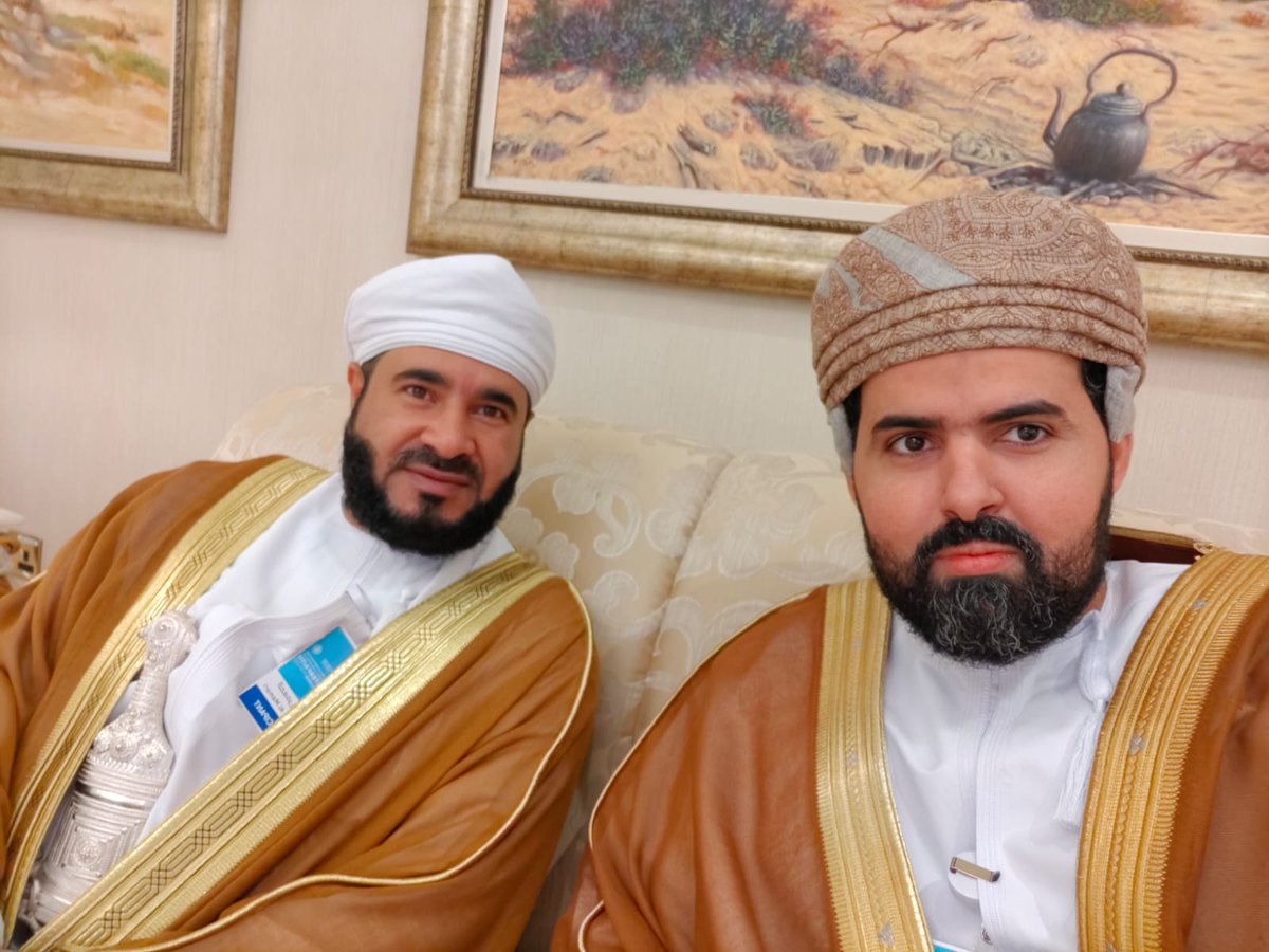 f_almashhoor's tweet photo. الحبيب سالم المشهور باعمر مع معالي وزير الأوقاف الدكتور محمد بن سعيد المعمري حفظه الله ضمن مشاركته في مؤتمر حوار الأديان في الدوحة.

#الحبيب_سالم_المشهور_يمثلني https://t.co/49SLOqLtxQ