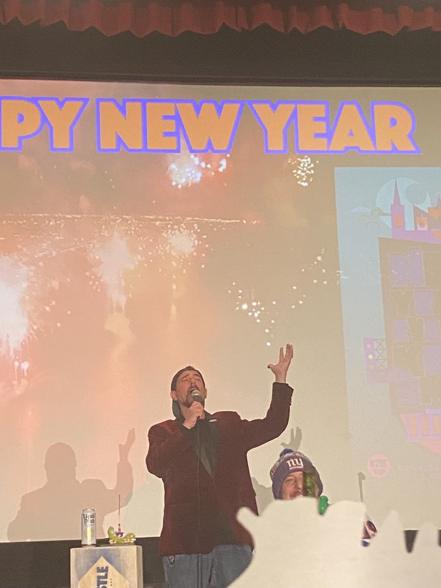 imageboxentert1's tweet photo. @ThatKevinSmith  New Year’s Eve show was amazing!!! Thank you so much for the hug when I met you. I’m the publicist you met! https://t.co/efMrulwzvJ