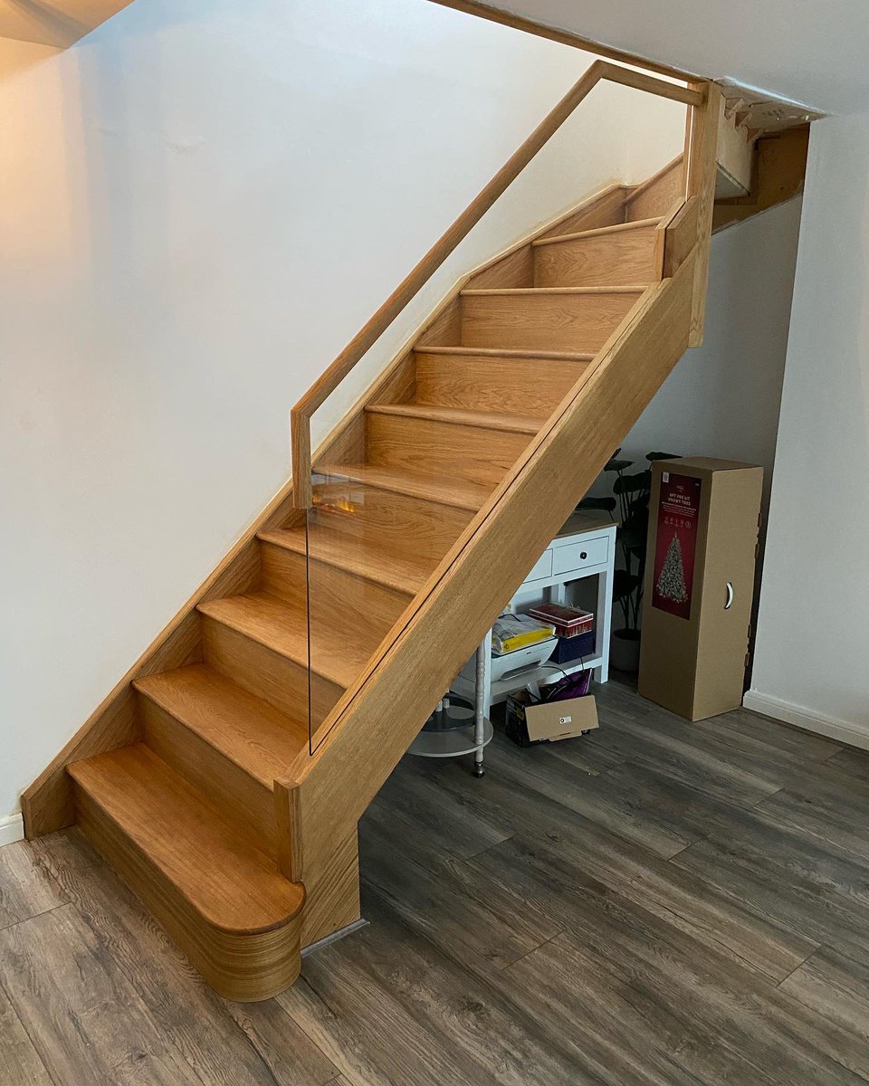 build_transform's tweet image. #Framelessglass #staircase #Carpentry #NewJeans_OMG #HrithikRoshan 
Website - BuildToTransform.com Instagram - @BuildToTransform