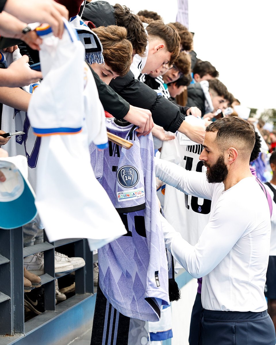 realmadrid's tweet image. 👕✍️ #MADRIDISTAS 👕✍️