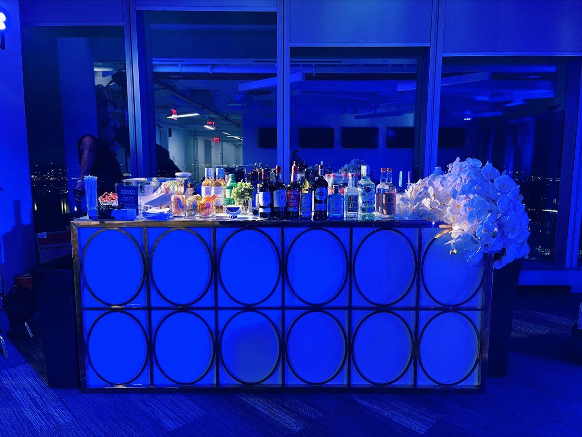 BFloralnyc's tweet image. We created these lush floral moments for a branded event we worked with Eventique on ✨ #bfloralnyc #eventiqueevents #brandedevents #floralmoment