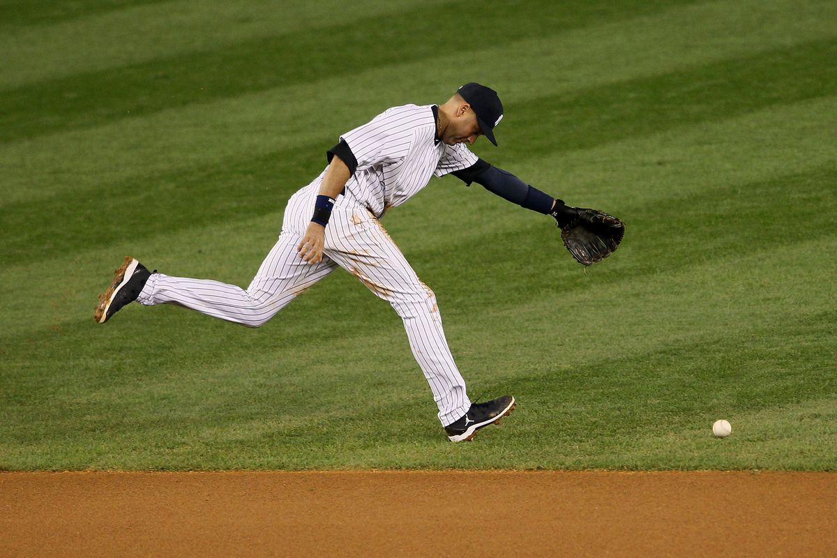 CodifyBaseball's tweet photo. Best and worst dWAR, 2004-2010,
75%+ time at shortstop:

Jack Wilson, 15.5
Adam Everett, 13.7
Jimmy Rollins, 11.5
Rafael Furcal, 9.6
...
...
Ángel Berroa, -1.1
Hanley Ramírez, -1.5
Yuniesky Betancourt, -1.8
Derek Jeter, -3.3

Jeter won five Gold Glove Awards during this time. https://t.co/11aitTeoNm