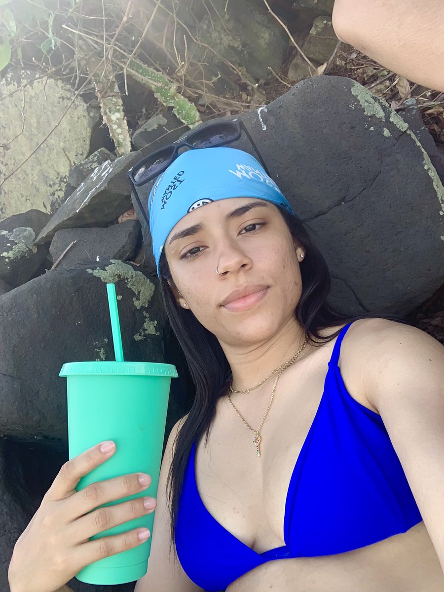 aygr099's tweet photo. 1 / 1 / 2023 🥵🌴☀️ https://t.co/Lfke0LjBHs