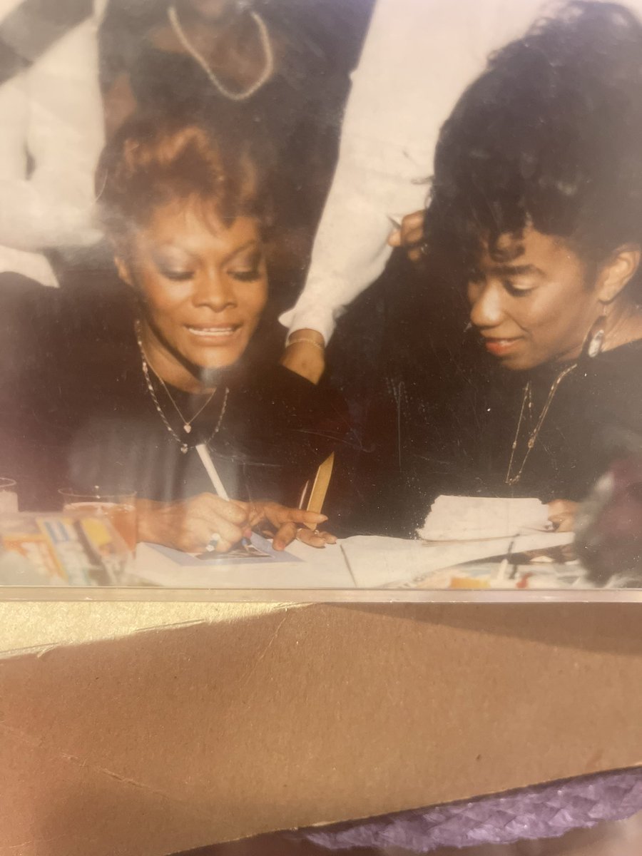 @CNNOriginals @dionnewarwick In 1987 I interviewed Dionne Warwick for the Star-Ledger Newspaper. It was truly a dream cone true & to watch her CNN documentary decades later was an honor! It was excellent!