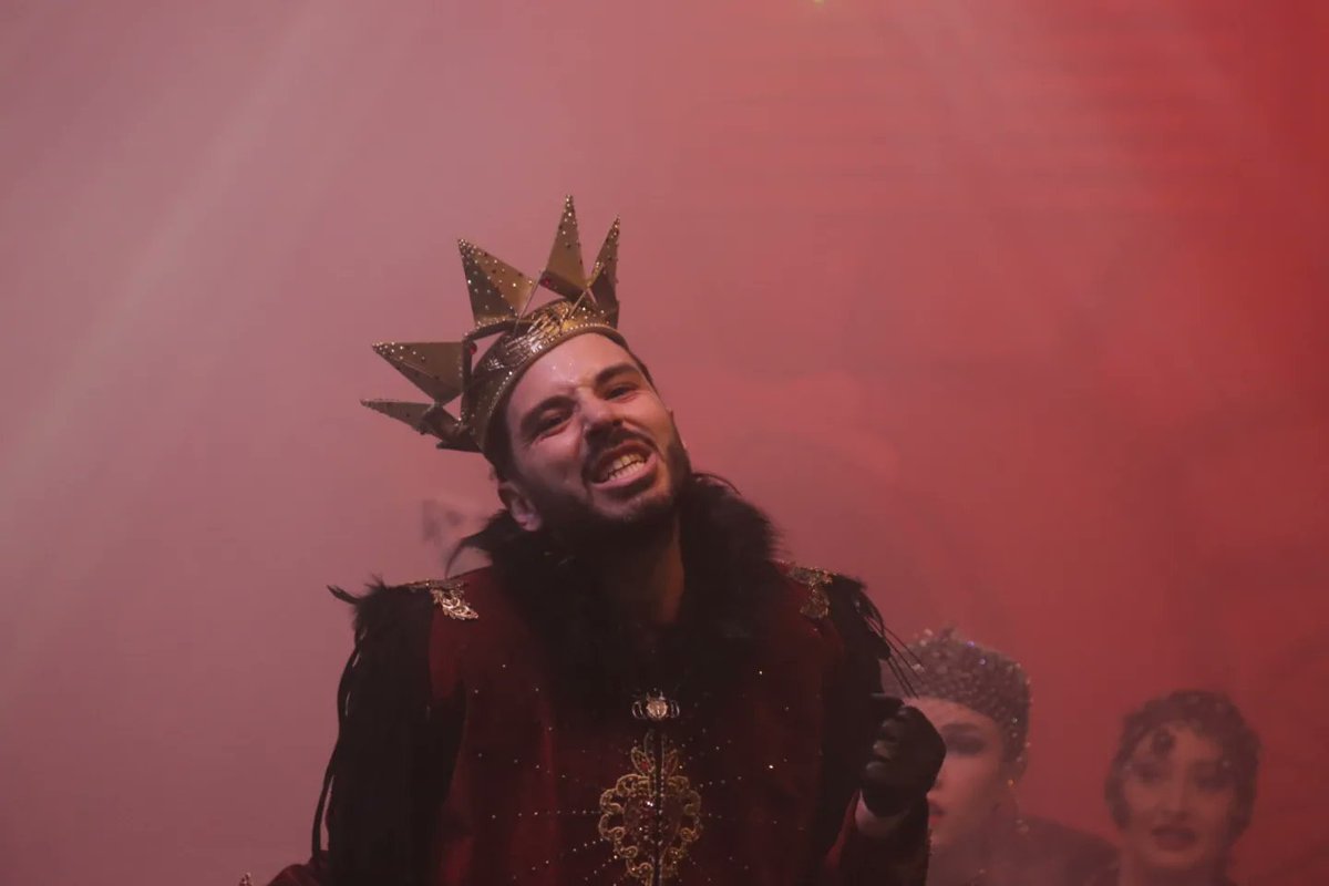 ExpoJoveVLC's tweet photo. Juntos Siempre! 💃 de la @FallaLepanto de Benetússer es el playback de hui! 🤩 amb cançons remember que hem ballat tant xiquets com grans! https://t.co/SEQdiykv8E