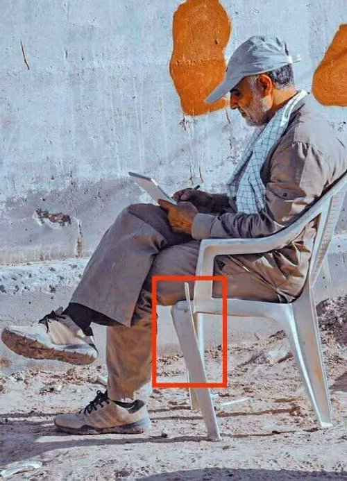 Mahditorabi_9's tweet photo. میز و صندلی ریاست نداشت ولی رییس منطقه بود
ادعا نداشت ولی مچ مدعیان را خواباند.
دوستت دارم حاج قاسم ❤
پ.ن: متن کپی شده است.
#جانفدا https://t.co/hUNb4Xv1Z4