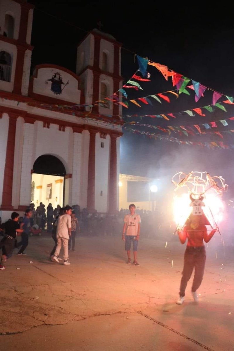 ¡El barrio Niño de Atocha está de fiesta en #TuxtlaGutiérrez!🎉

El barrio niño de Atocha es uno de los más antiguos y representativos de la capital chiapaneca, y  durante los primeros días de enero  los colonos de este barrio festejan a su santo patrón Niño de Atocha.