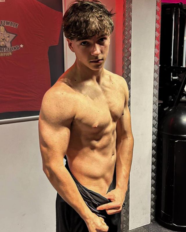 Young FIT 5OOK 18_fitness_boys Twitter Profile Sotwe