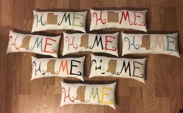 learnwithlib's tweet photo. I’m having a home pillow raffle in my FB group! Only $2 per spot!

https://t.co/Y2hBVUI8ru https://t.co/BuhZwjjVsf