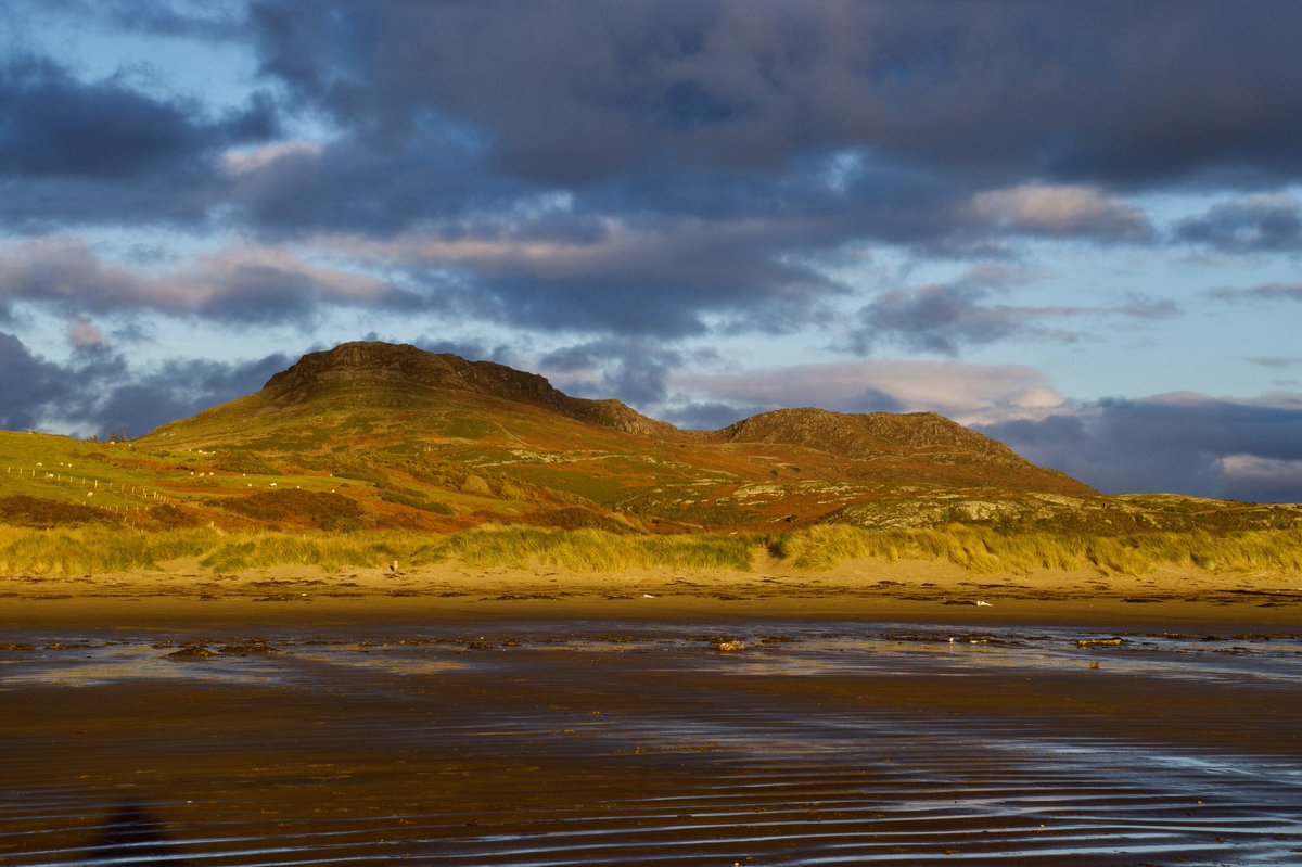 SarahWoods66's tweet image. Beautiful light on Morfa Bychan beach this afternoon #Porthmadog
