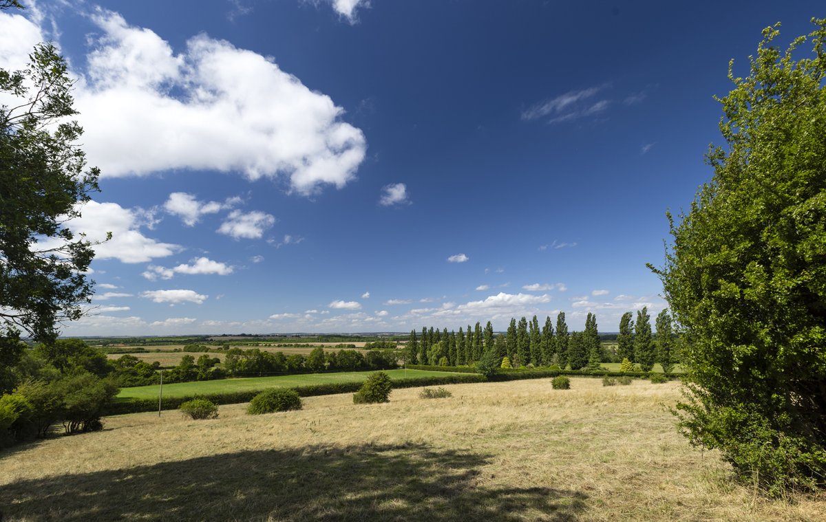 WestLindseyDC's tweet photo. West Lindsey is fortunate to have an abundance of vast open countryside. Parts of the Lincolnshire Wolds, an Area of Outstanding Natural Beauty, fall part of the district and offer excellent walking and cycling opportunities.  Where will you visit next?
https://t.co/yK1V0TyOS8 https://t.co/MVpkQWQxSJ