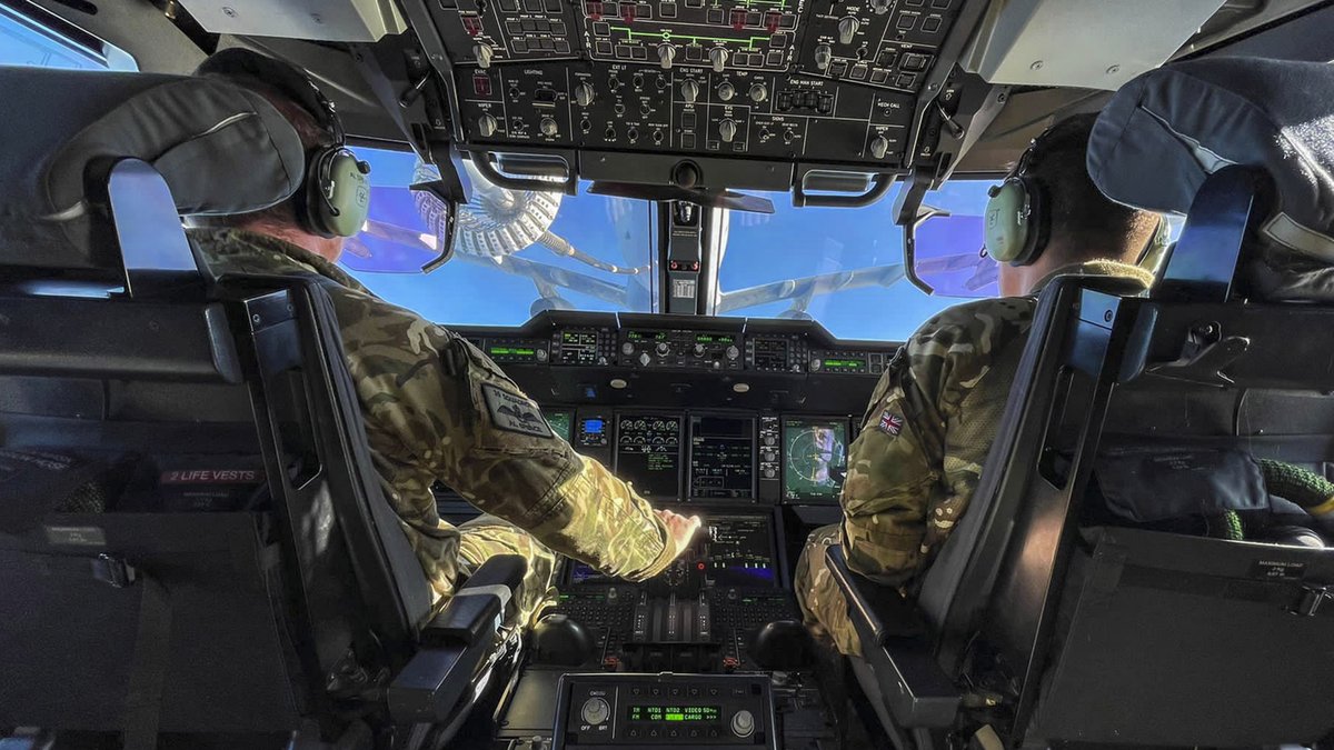 DefenceHQ's tweet photo. 📸 Military photographers are deployed around the world with sailors, soldiers and aviators to document their work protecting the UK and its allies, and capture life behind the scenes. 

👉 View the best shots of 2022 here: https://t.co/23dWXMcb0C https://t.co/FTl8r3DbAS