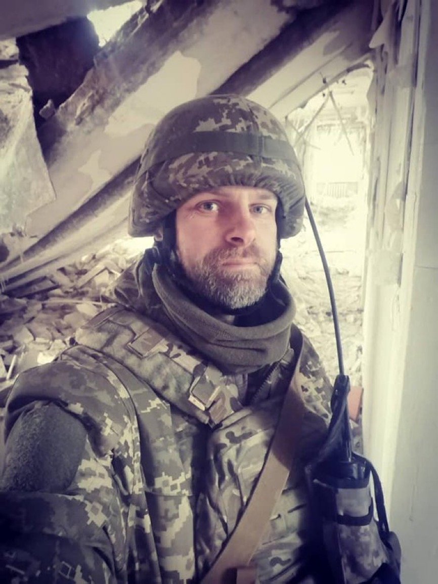 DefenceU's tweet photo. Famous Ukrainian film editor Viktor Onysko has died at the front.
So many brave and talented Ukrainians are sacrificing their lives in this war against the hordes of darkness to protect their homeland.
May the light of the memory of our heroes shine eternally. https://t.co/kQkkMSCgDn