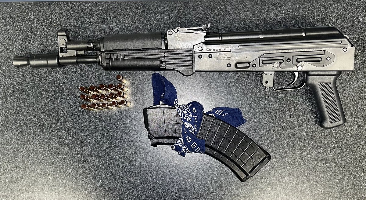 LansingPolice's tweet photo. Good morning Lansing..

 #WhileYouSlept your LPD night shift officers started 2023 off by taking an unregistered firearm off a drunk driver… 

Driver arrested for Carrying a Concealed Weapon, DUI, and Possession of a Firearm While Intoxicated. https://t.co/zyp0r0pjuI