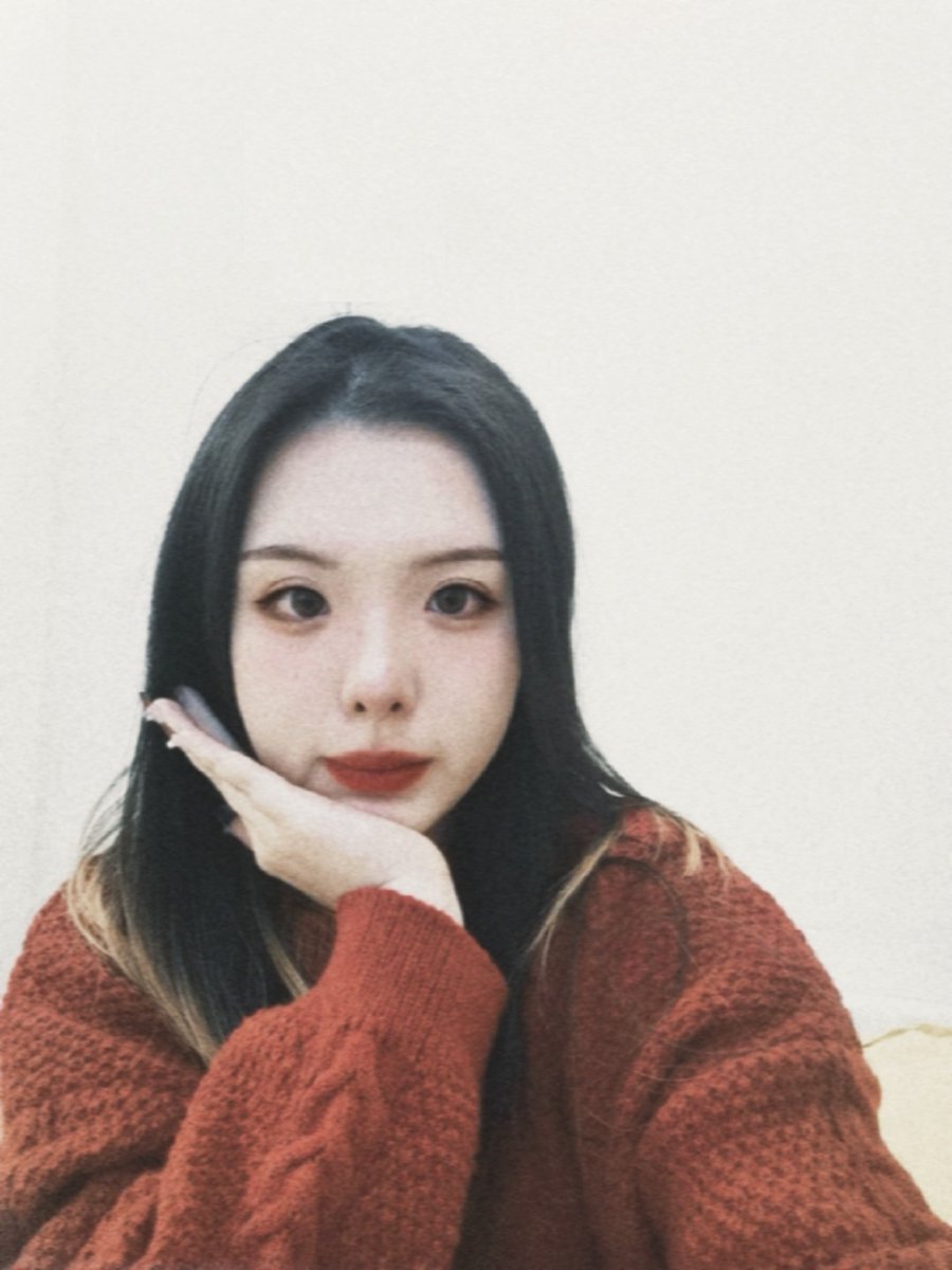 jesssie05729's tweet photo. 今天生日 放个闪 https://t.co/pKTK7CK4fW