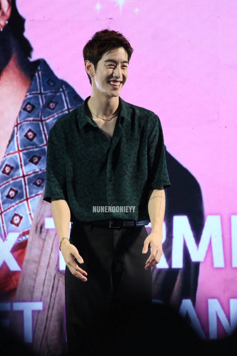 NuneNoonieyy's tweet photo. 230102 PREVIEW @marktuan at terminal21 rama 3 มาร์คต้วนน่ารักเกินปุยมุ้ยยยยยย 🫠🫶🏻
#MarkTuanXTerminal21
#MarkTuan https://t.co/HI4u5tKAV5