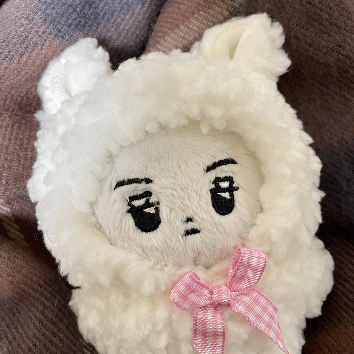 2023년 계묘년이 검은 토끼의 해라고 하는데요
하얀 토끼도 행복했으면 좋겠습니다♡ ..

(나름 토끼 맞음)