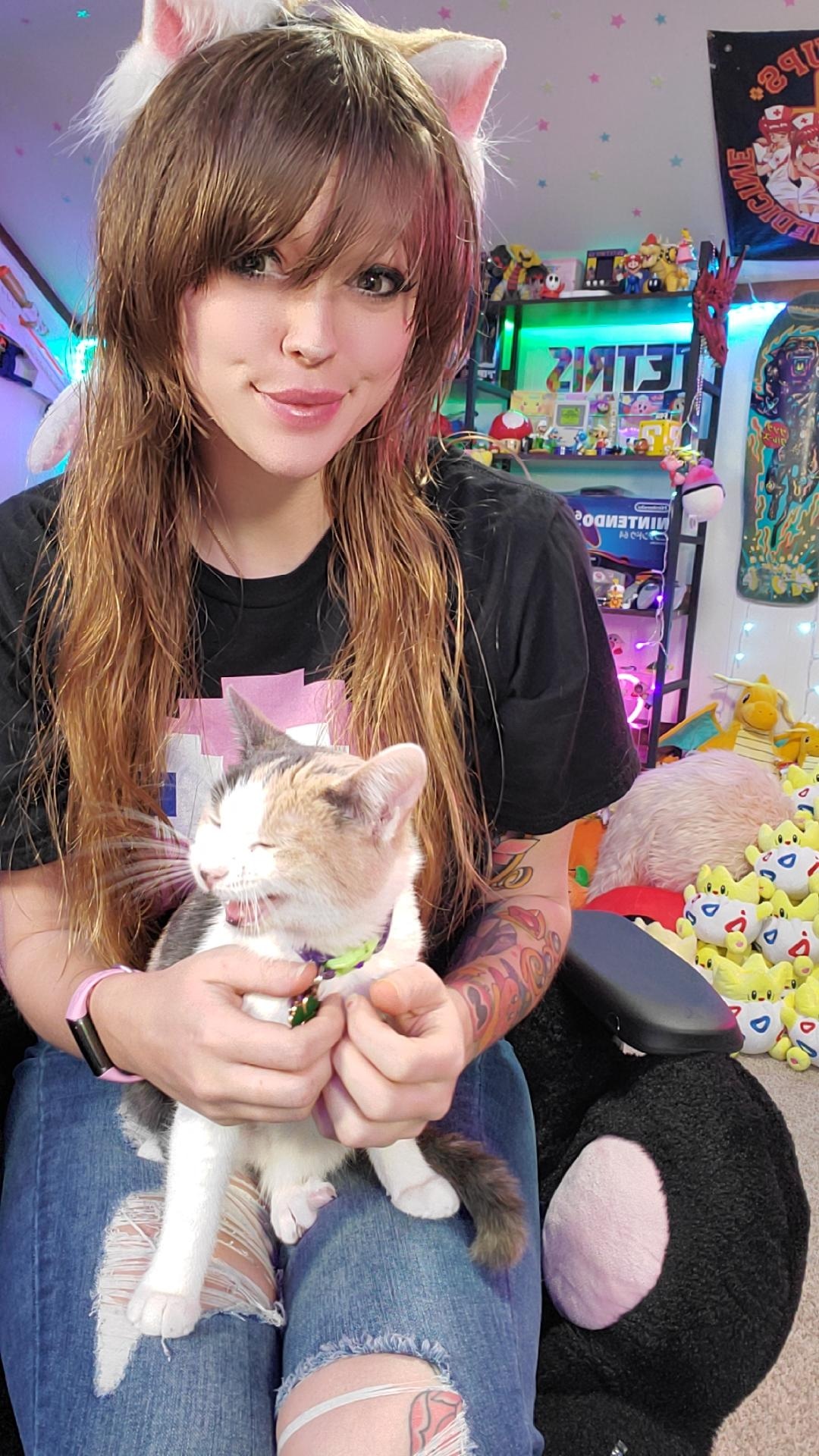 Catgirl Retweet Bot on Twitter "RT KittyKrystl Me and the meowing 🍀