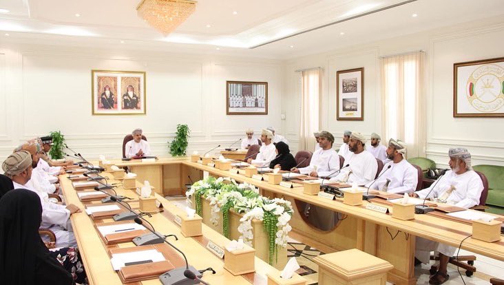 buraimi_al's tweet photo. بعد ذلك جرى تشكيل اللجان الدائمة للمجلس وهي لجنة تطوير وتنمية المحافظة، واللجنة القانونية،ولجنة الشؤون الصحية والبيئية ،ولجنة الشؤون الاجتماعية.
#مكتب_محافظ_البريمي 
#محافظة_البريمي https://t.co/7eH6YBIyXS